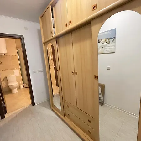 Beachside Garden Escape Апартамент